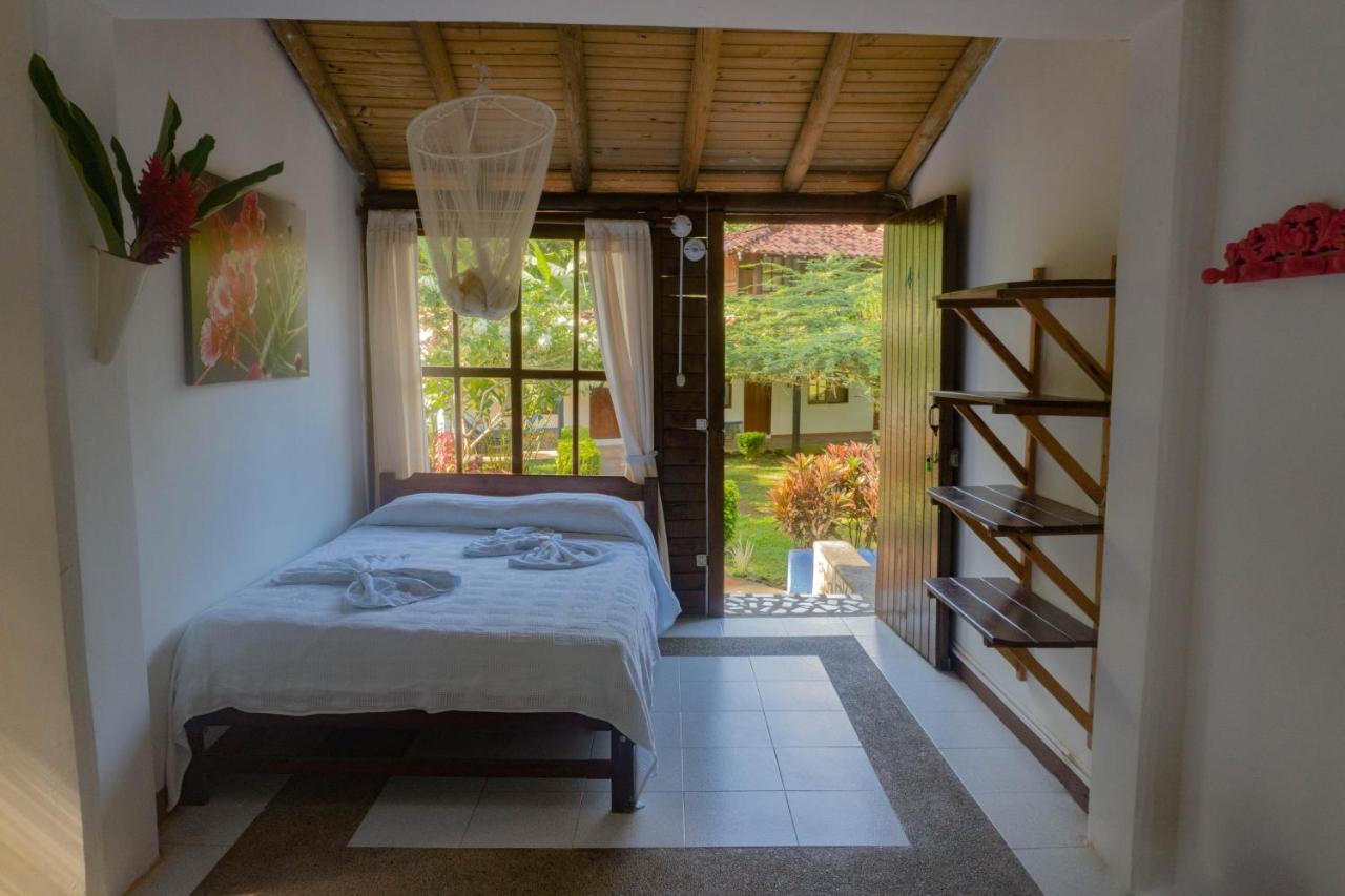 Los Robles Capurgana Hotel Bagian luar foto