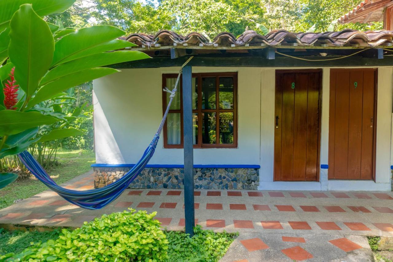 Los Robles Capurgana Hotel Bagian luar foto
