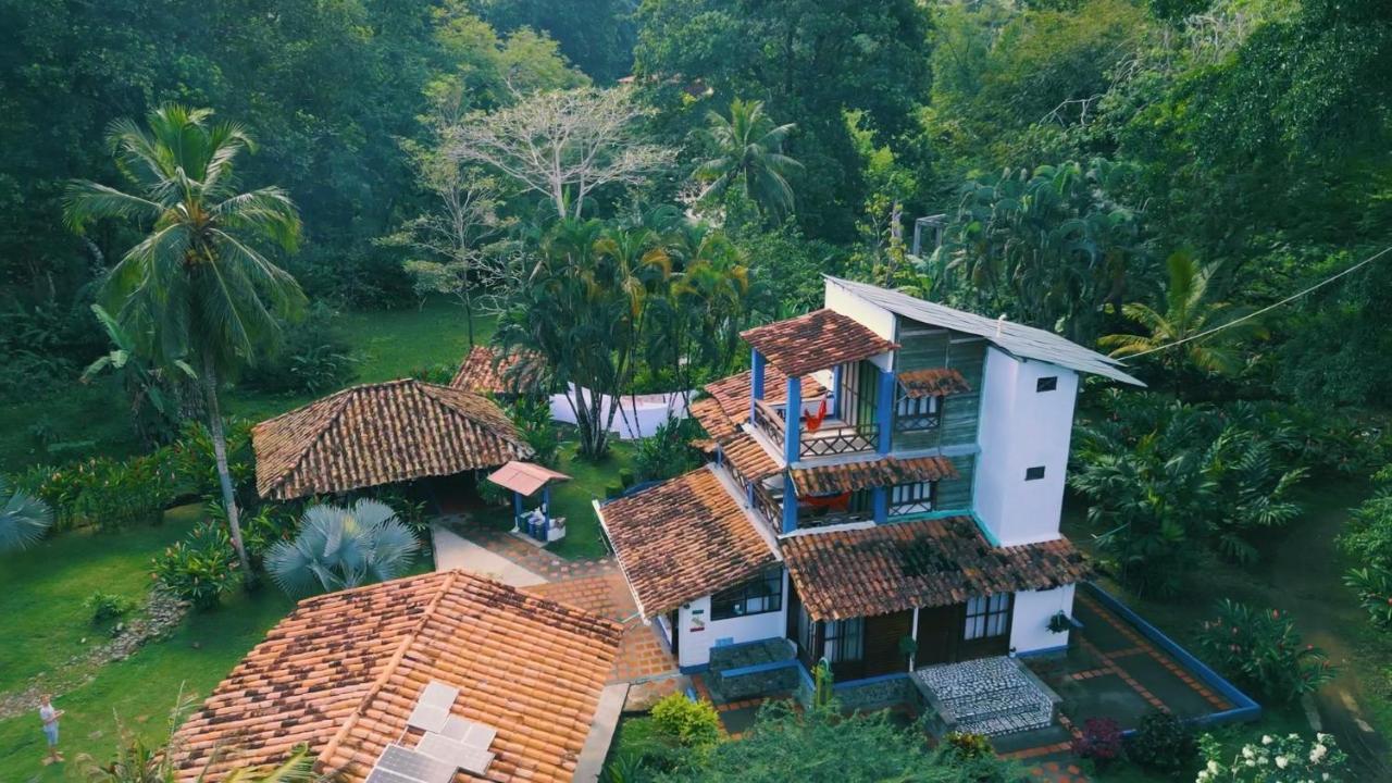 Los Robles Capurgana Hotel Bagian luar foto