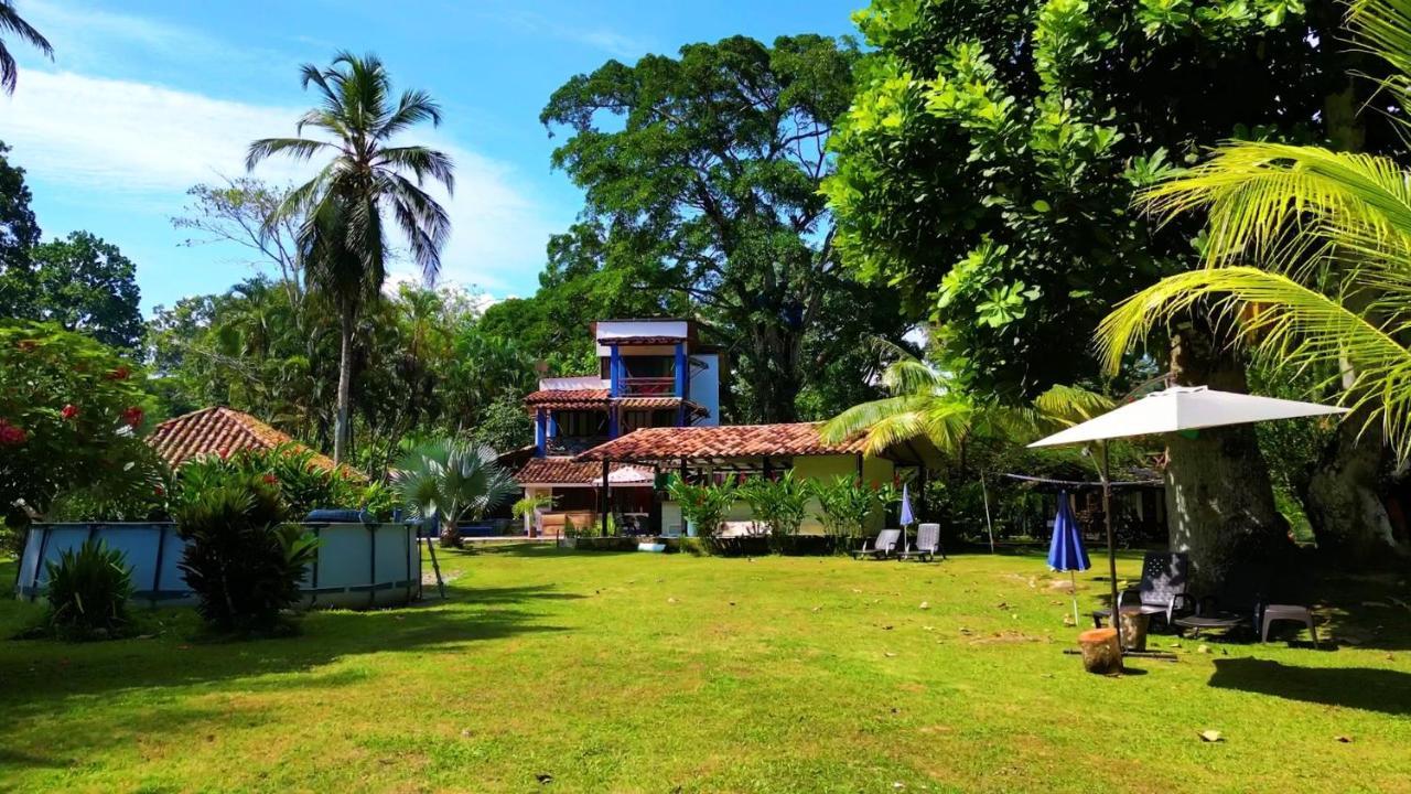 Los Robles Capurgana Hotel Bagian luar foto