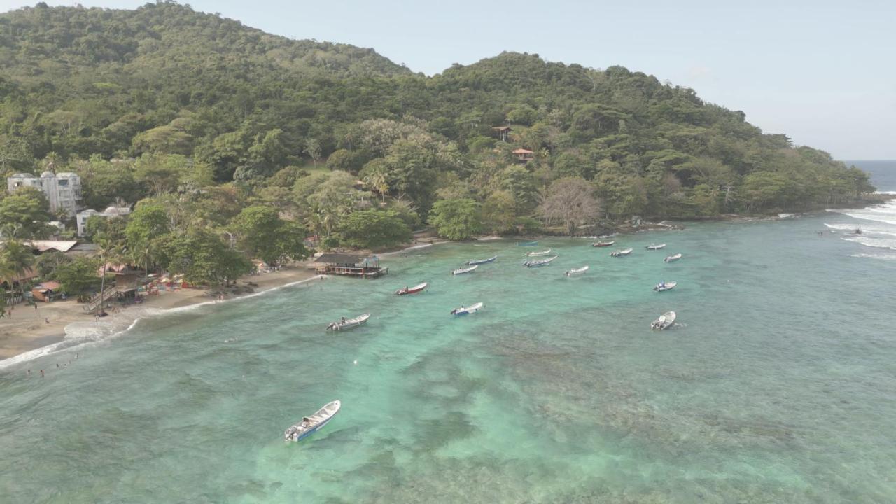Los Robles Capurgana Hotel Bagian luar foto